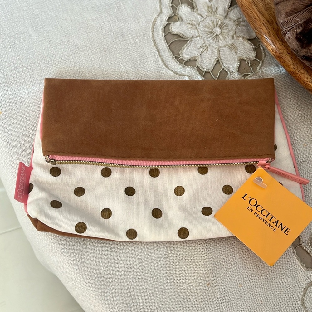 L’occitane nwt makeup bag